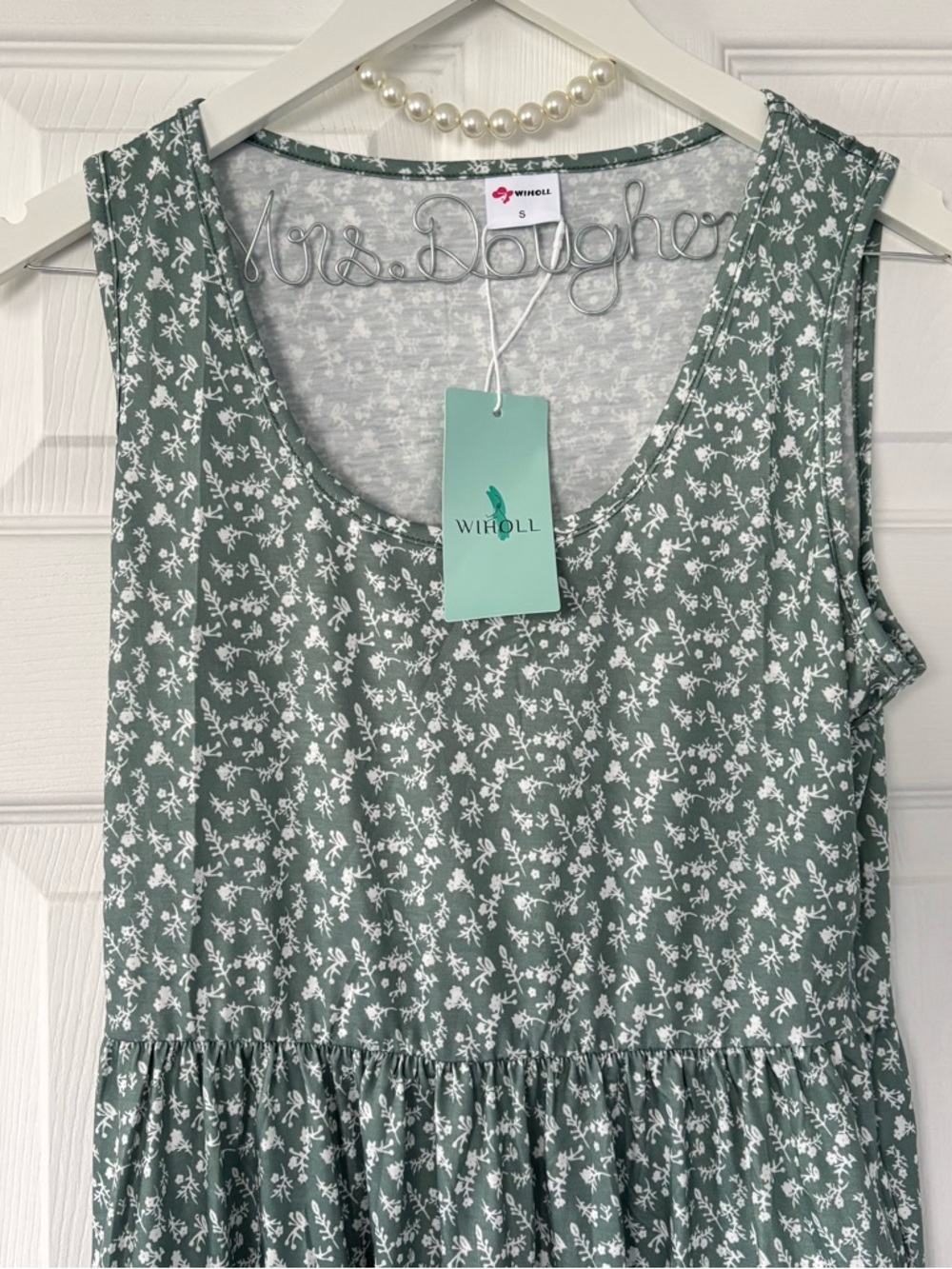 New with Tags Women's Sage Green Floral Dress